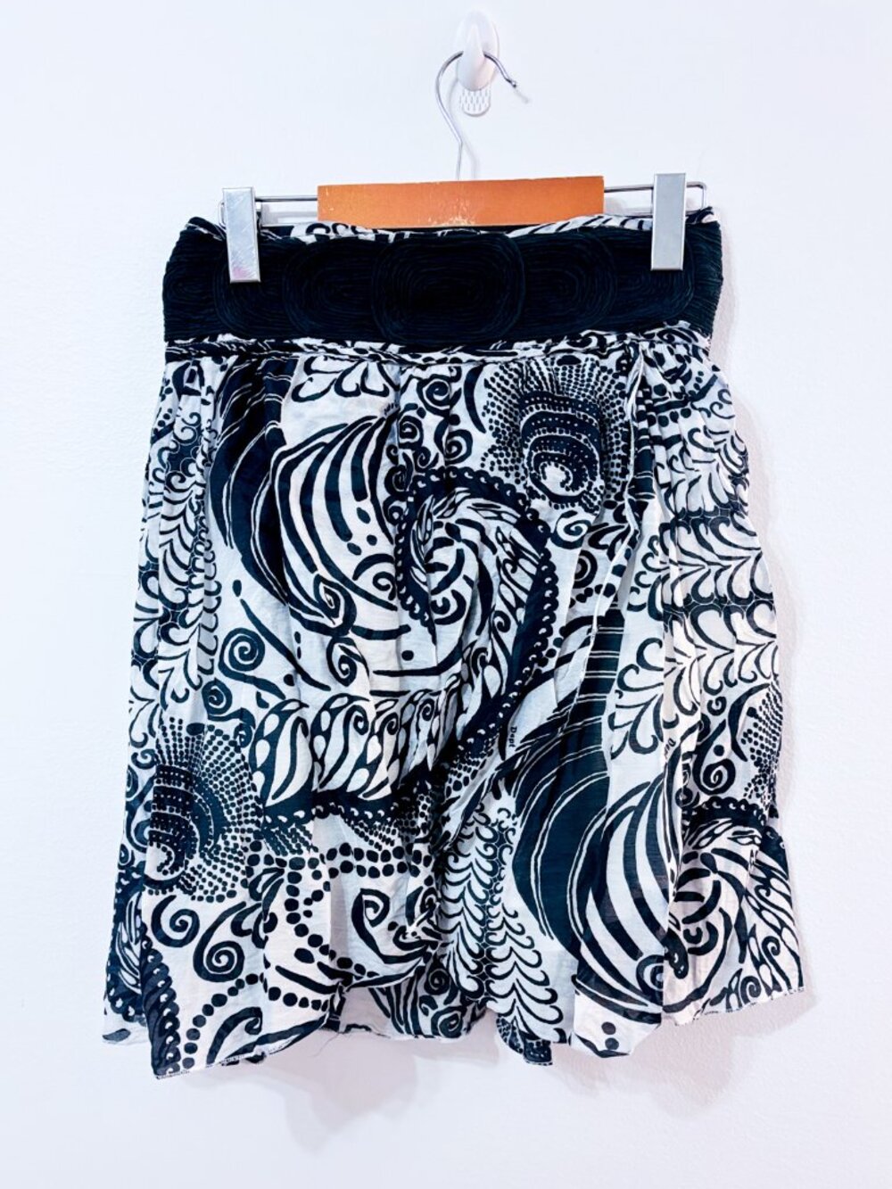 DEPT Black White Floral Skirt | Flowy Boho Stretch | Large